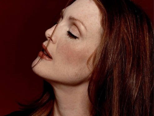 Julianne-julianne-moore-30975439-1920-1440