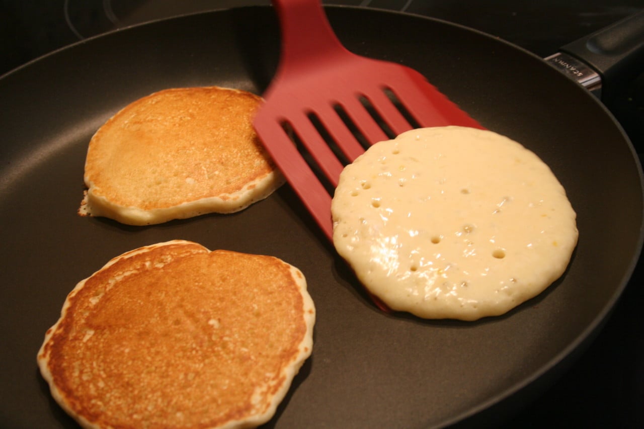 flipping-pancakes