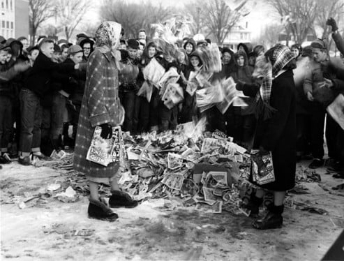 comic-burning_est-Dec1948