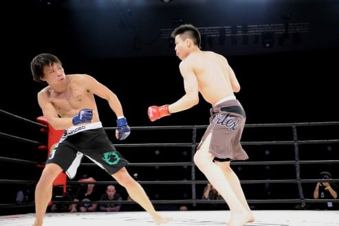 Legend8-Fight01-TerranceChan-vs-AlexLee_018